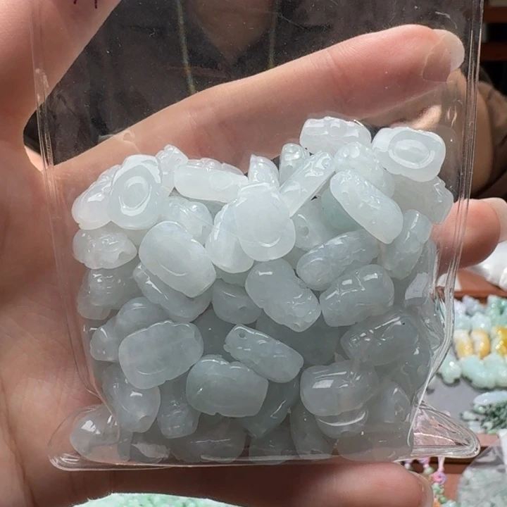未镶嵌挂件翡翠福利1个，不包邮，拍一单邮费发货