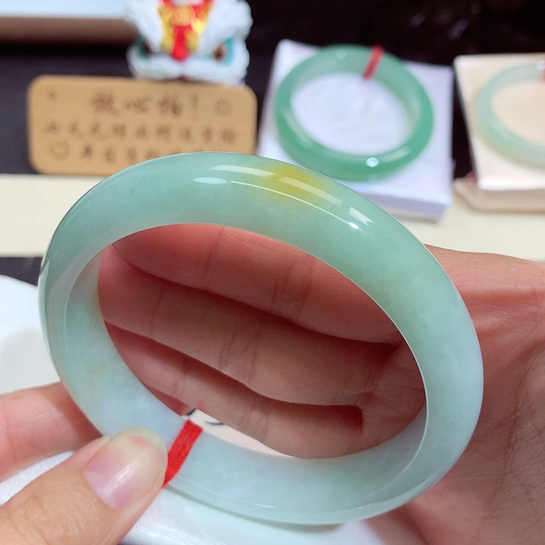 翡翠未镶嵌手镯9016