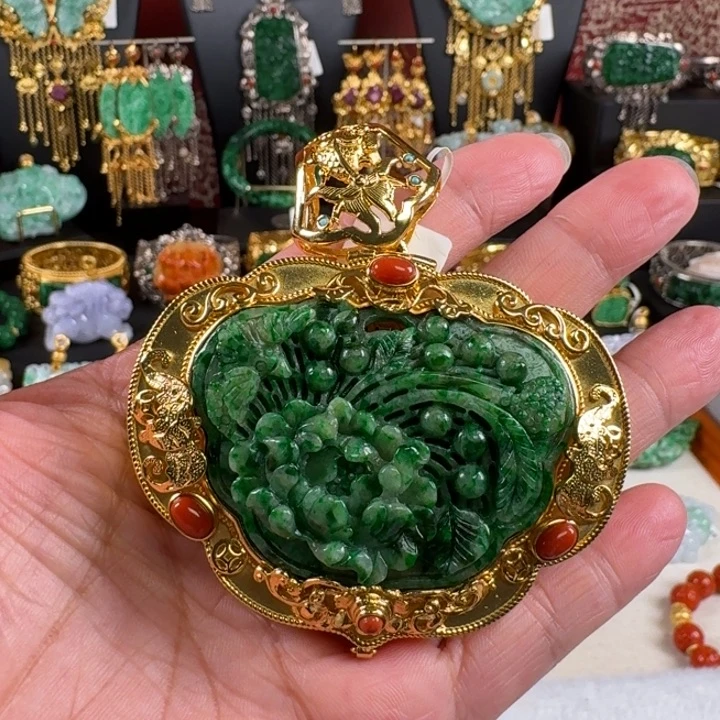 翡翠未镶嵌颈饰吊坠