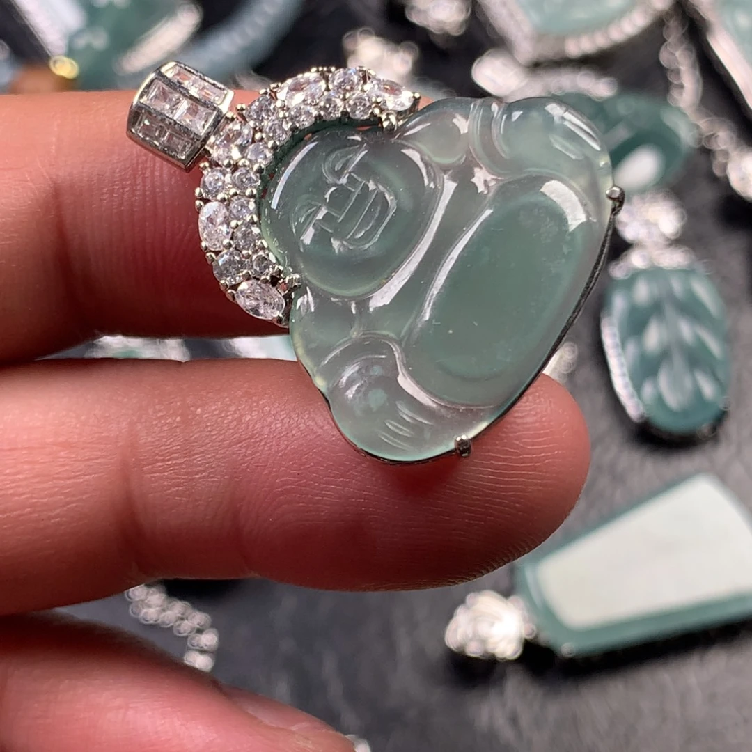 翡翠未镶嵌颈饰冰大佛公