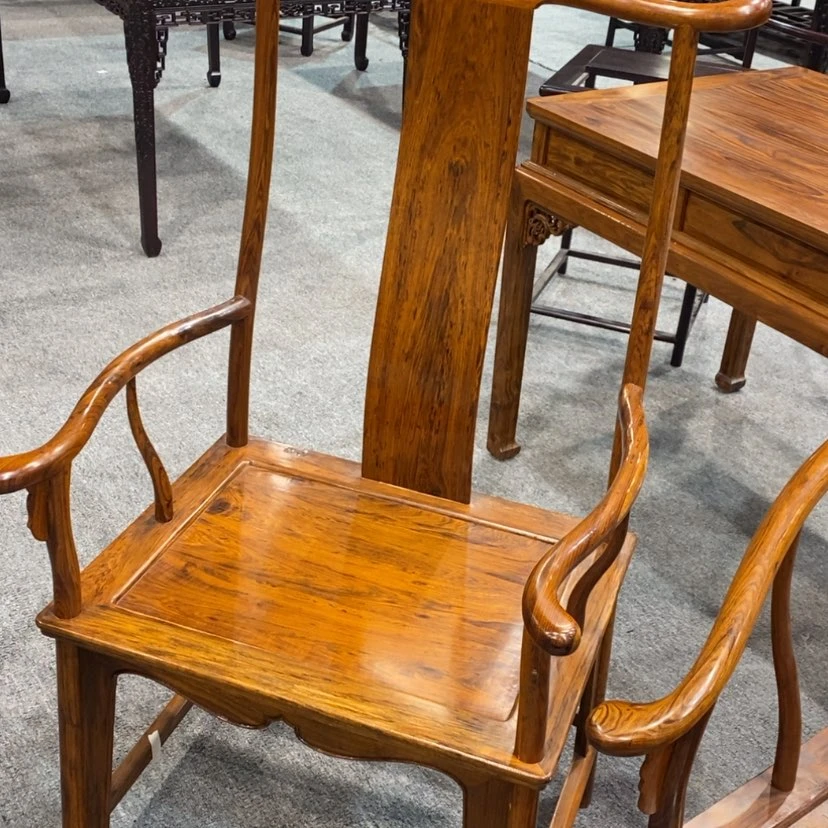 【闪购商品】意*人官帽椅