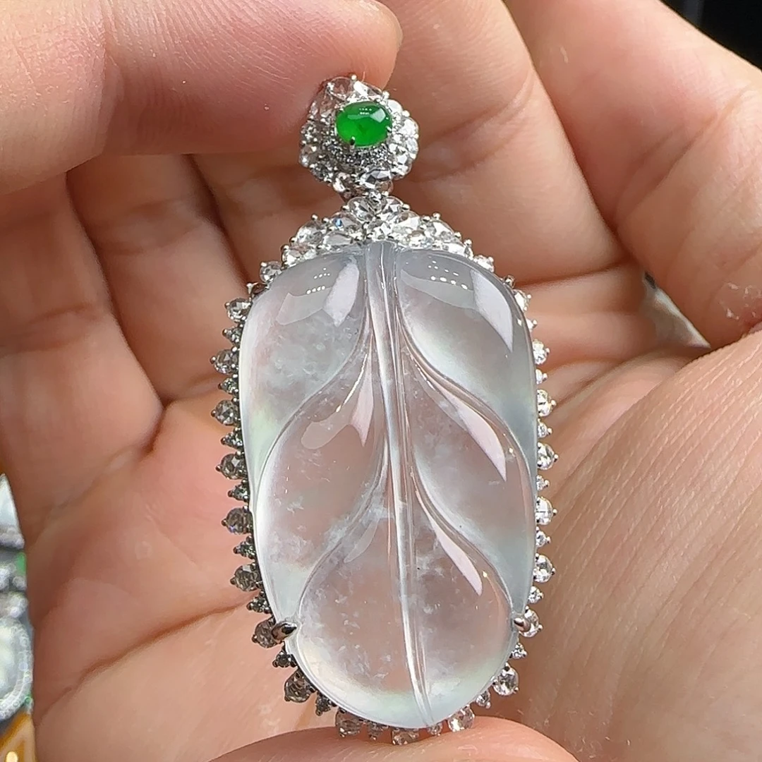 翡翠18K金镶嵌颈饰天然翡翠