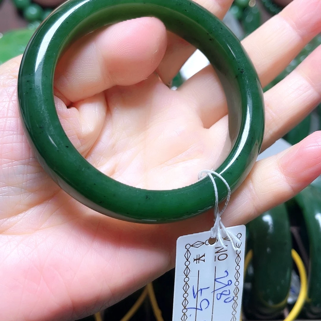 和田玉（碧玉）未镶嵌手镯