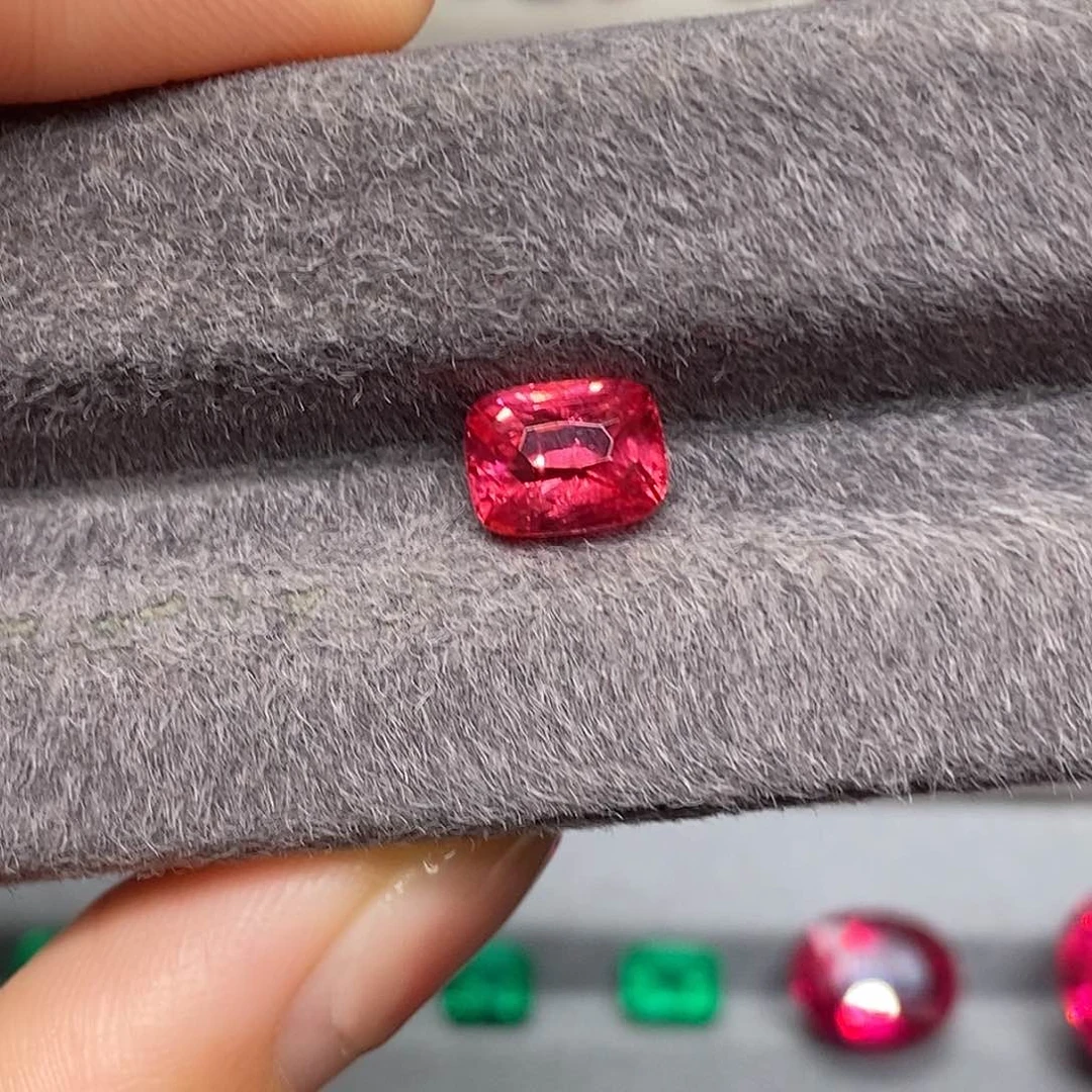 尖晶石裸石未镶嵌2.17克拉莲花色尖晶石