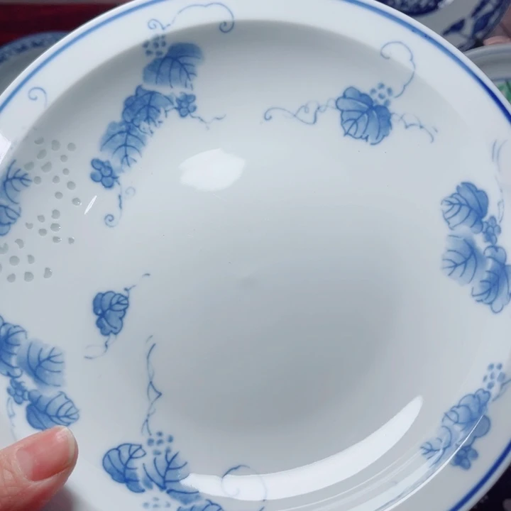 青花玲珑8寸窝盘葡萄