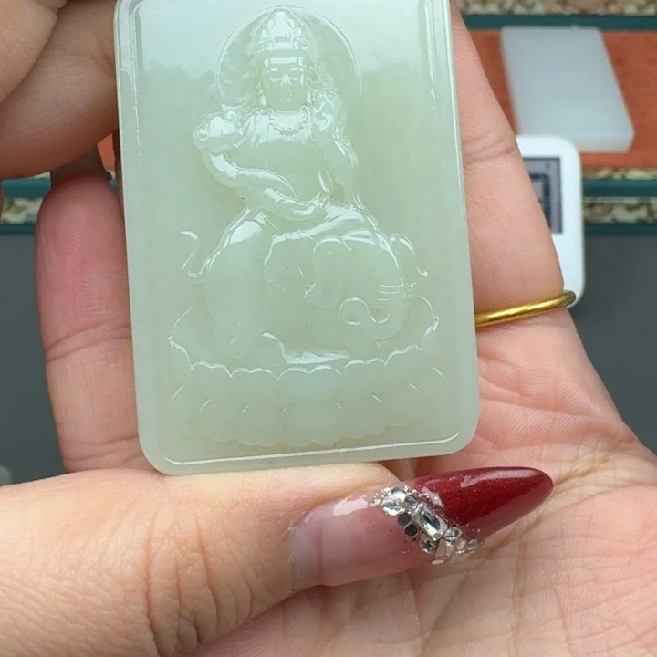 和田玉颈饰未镶嵌博**学