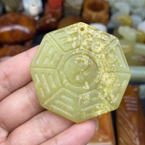 未镶嵌蛇纹石玉颈饰21