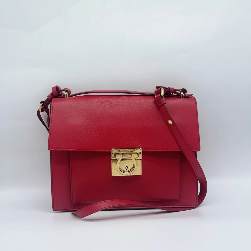 95新 FERRAGAMO/菲拉格慕  红色斜挎包  1476 0744