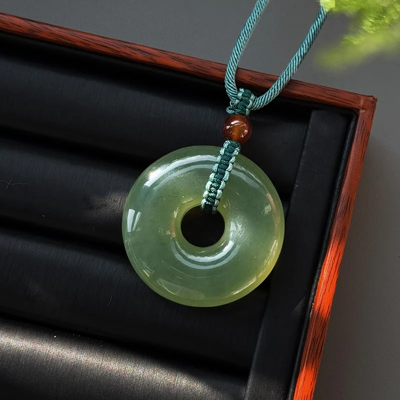 玉知意岫玉高冰大平安扣吊坠天然玉石雕刻时尚挂坠玉坠多样性发货