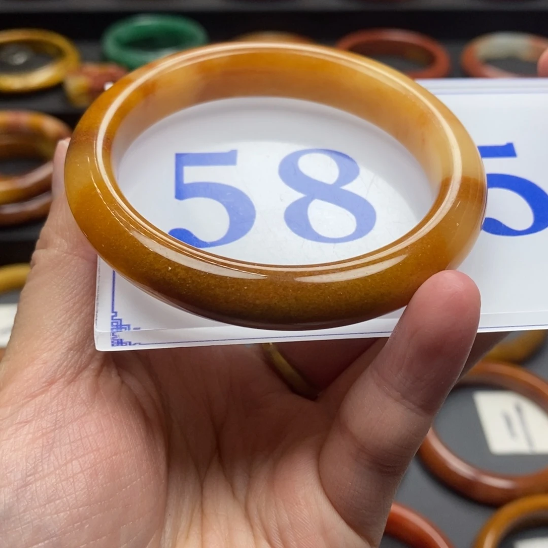 石英质玉（黄龙玉）手镯未镶嵌