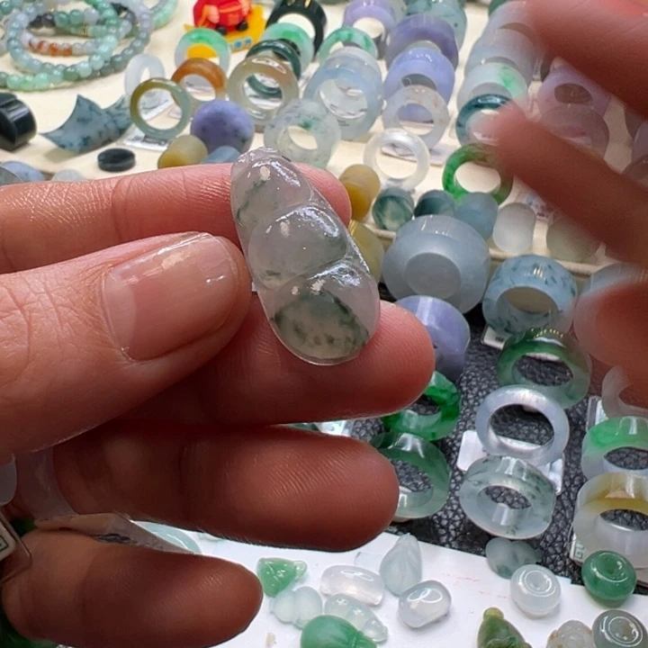 定制翡翠未镶嵌翡翠