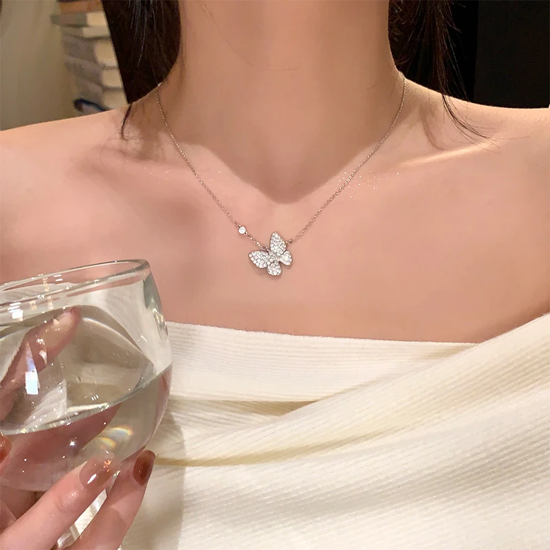 钛钢项链 春夏超闪满钻蝴蝶吊坠项链女轻奢小众高级感钛钢锁骨链