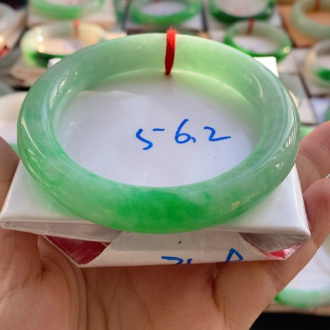 翡翠未镶嵌手镯19号