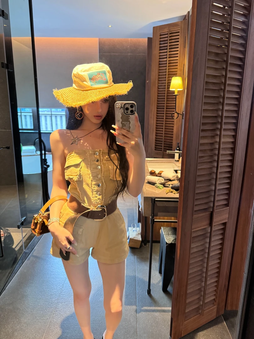 ChiclyNana  欧美辣妹连体裤一字肩抹胸弹力工装拉链口袋连体短裤