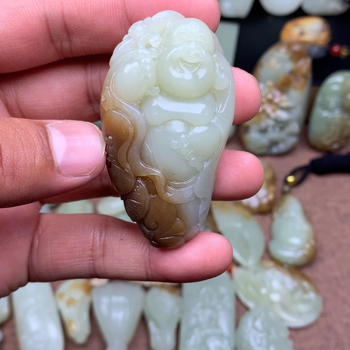 和田玉（糖玉）未镶嵌颈饰