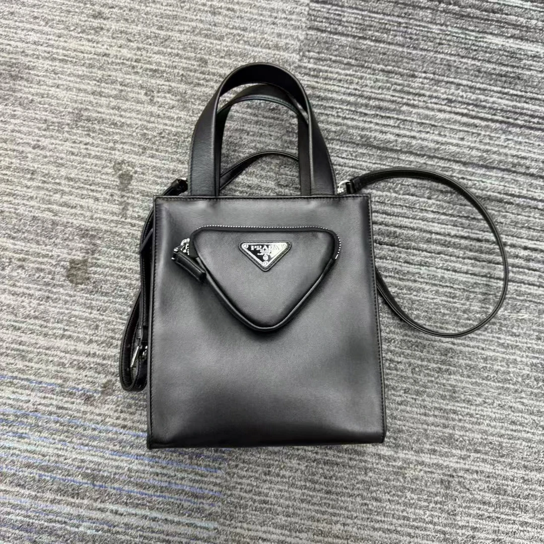 95新 Prada/普拉达 琴谱 斜挎包/非真假不退补不换