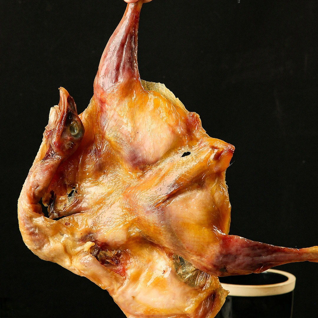 特色风干鸡散养土鸡农村腌制咸鸡盐水鸡