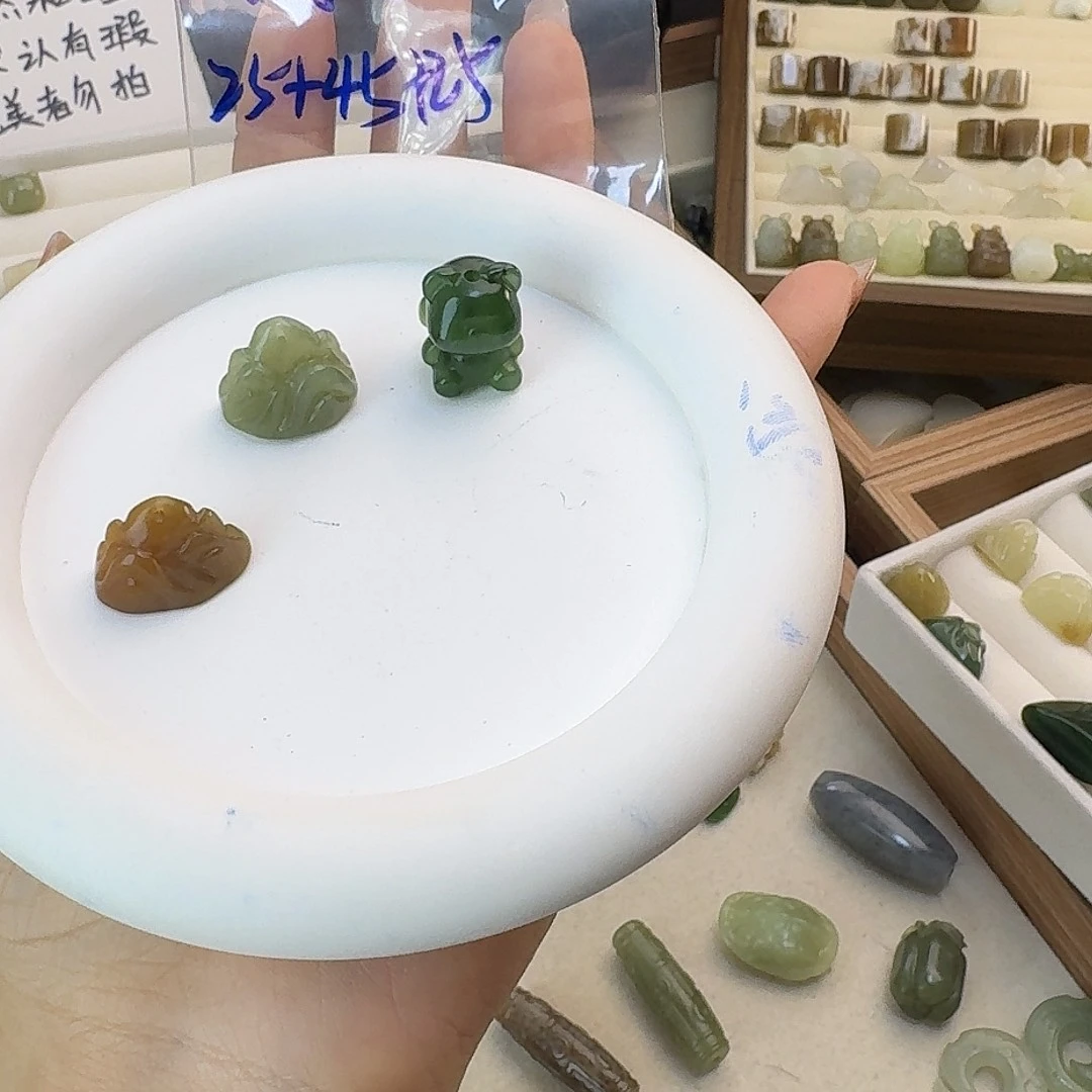 ℒ***乐和田玉未镶嵌珠宝半成品