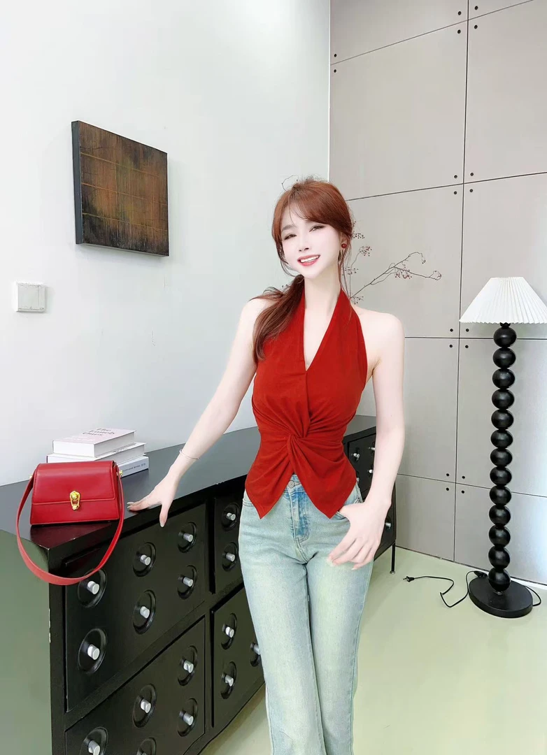 【流浪西部】 挂脖吊带背心女夏季设计感扭结无袖上衣#8638