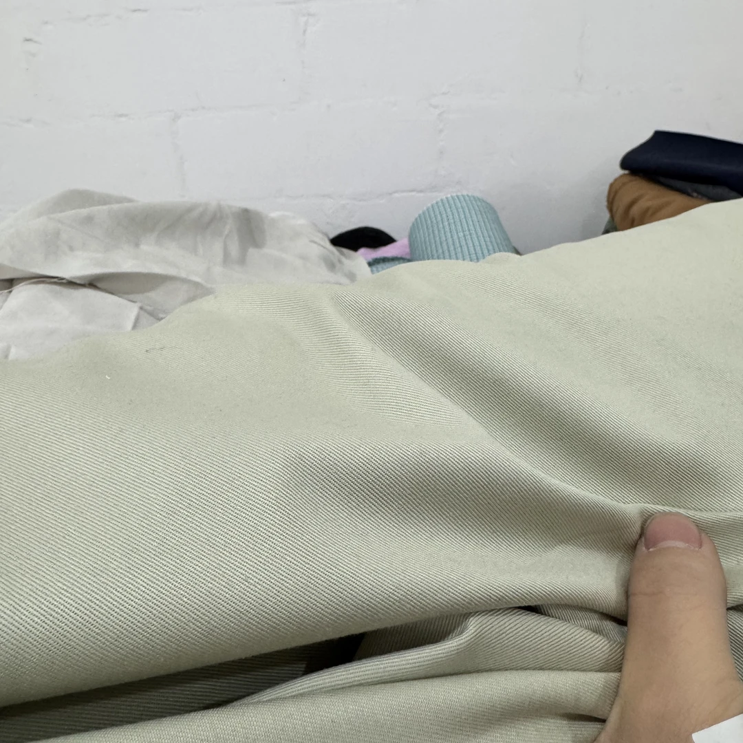 42  纯棉精梳棉细腻斜纹棉布3米价有光泽