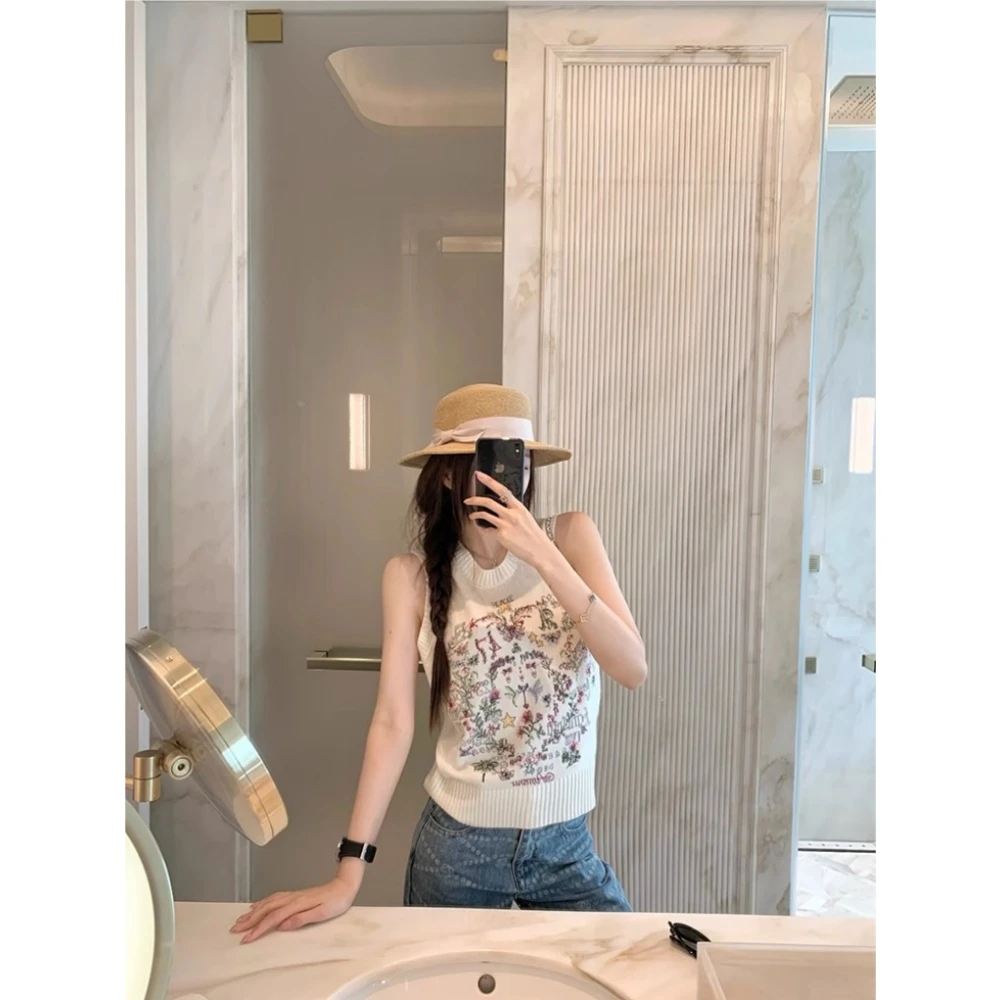 向晚· 假日花园 雕系新季重工绣花马甲背心