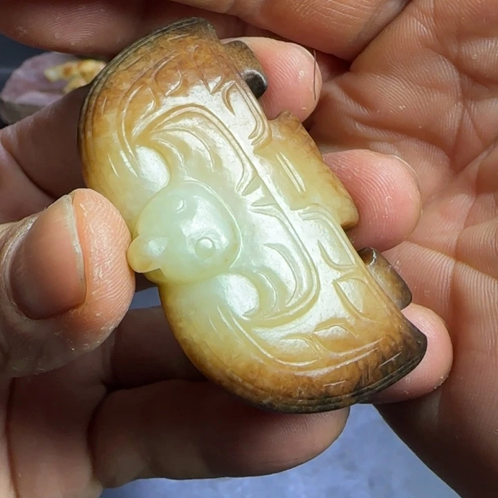 玉***间和田玉未镶嵌挂件