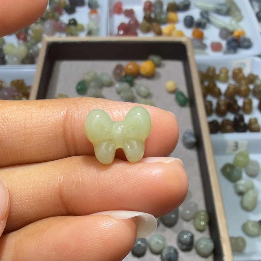 和田玉未镶嵌珠宝奇石