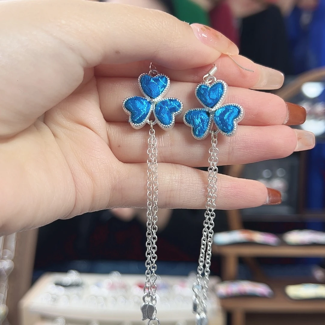 纯手工刺绣苗银刺绣