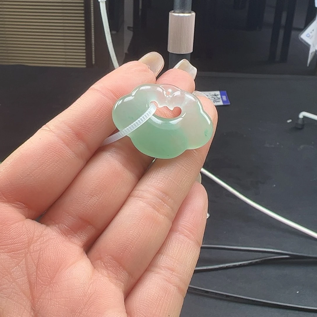 未镶嵌手镯石英质玉（非洲翠）