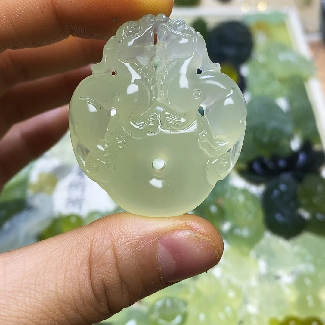 未镶嵌蛇纹石玉颈饰