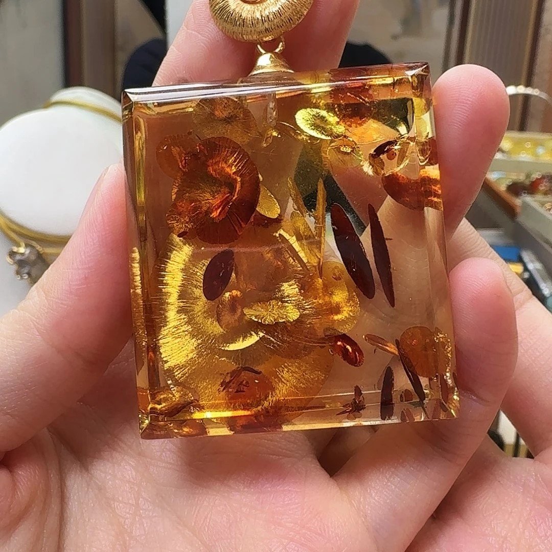 琥珀未镶嵌颈饰吊坠