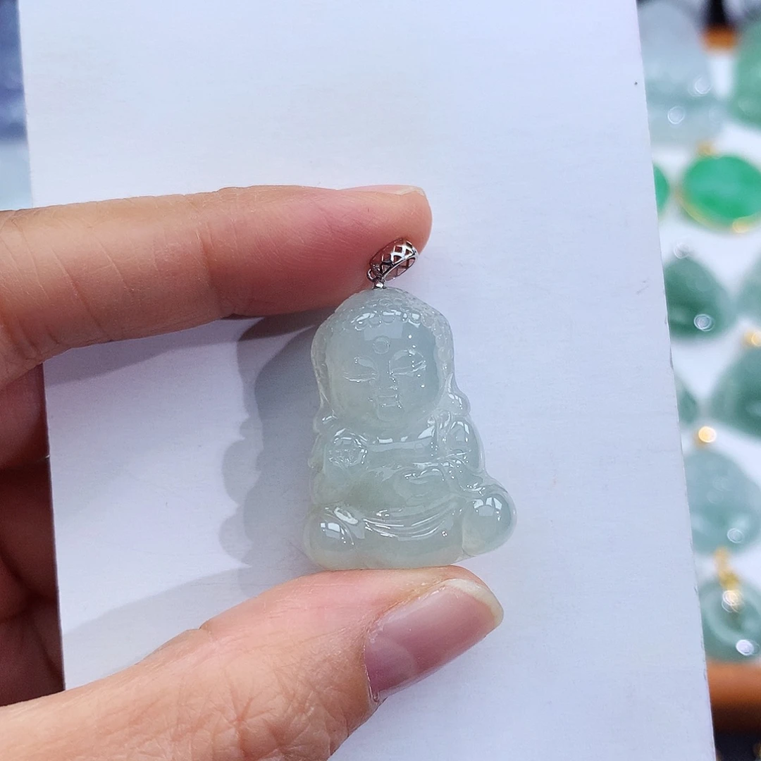 翡翠18K金镶嵌颈饰翡翠吊坠