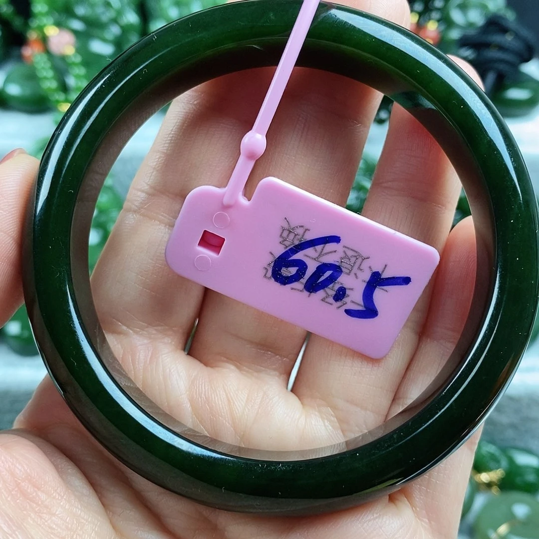 和田玉（碧玉）未镶嵌颈饰