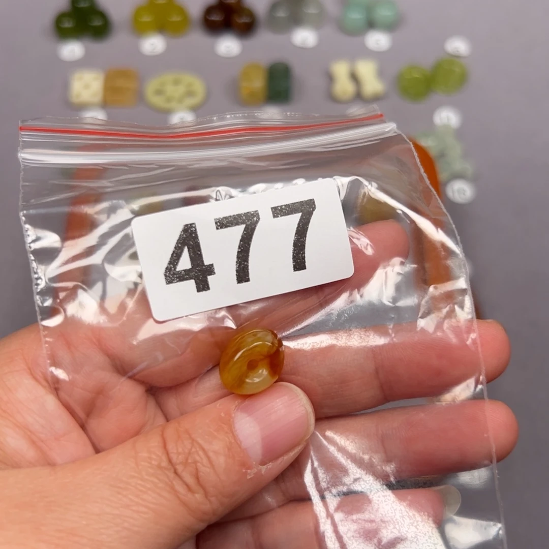 未镶嵌蛇纹石玉颈饰偌**曦