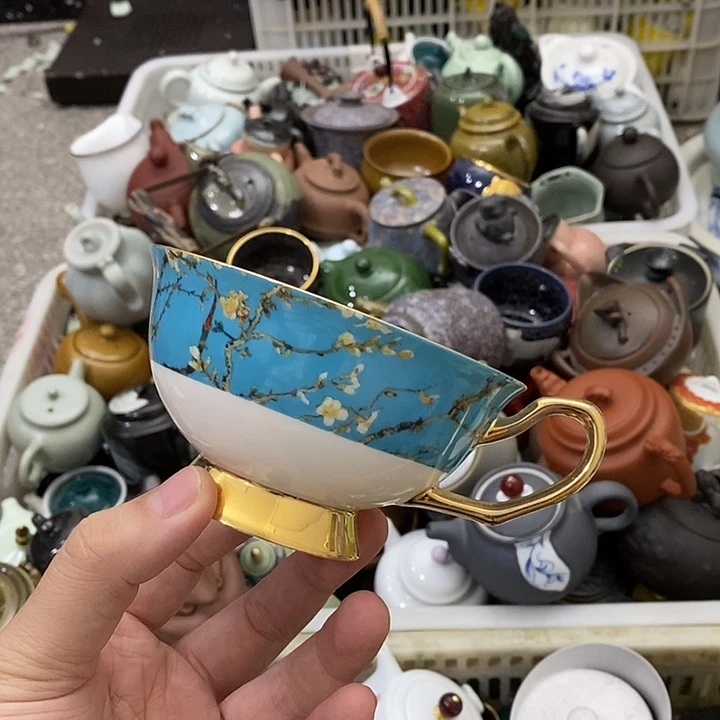 陶瓷艺术品及陶瓷壶