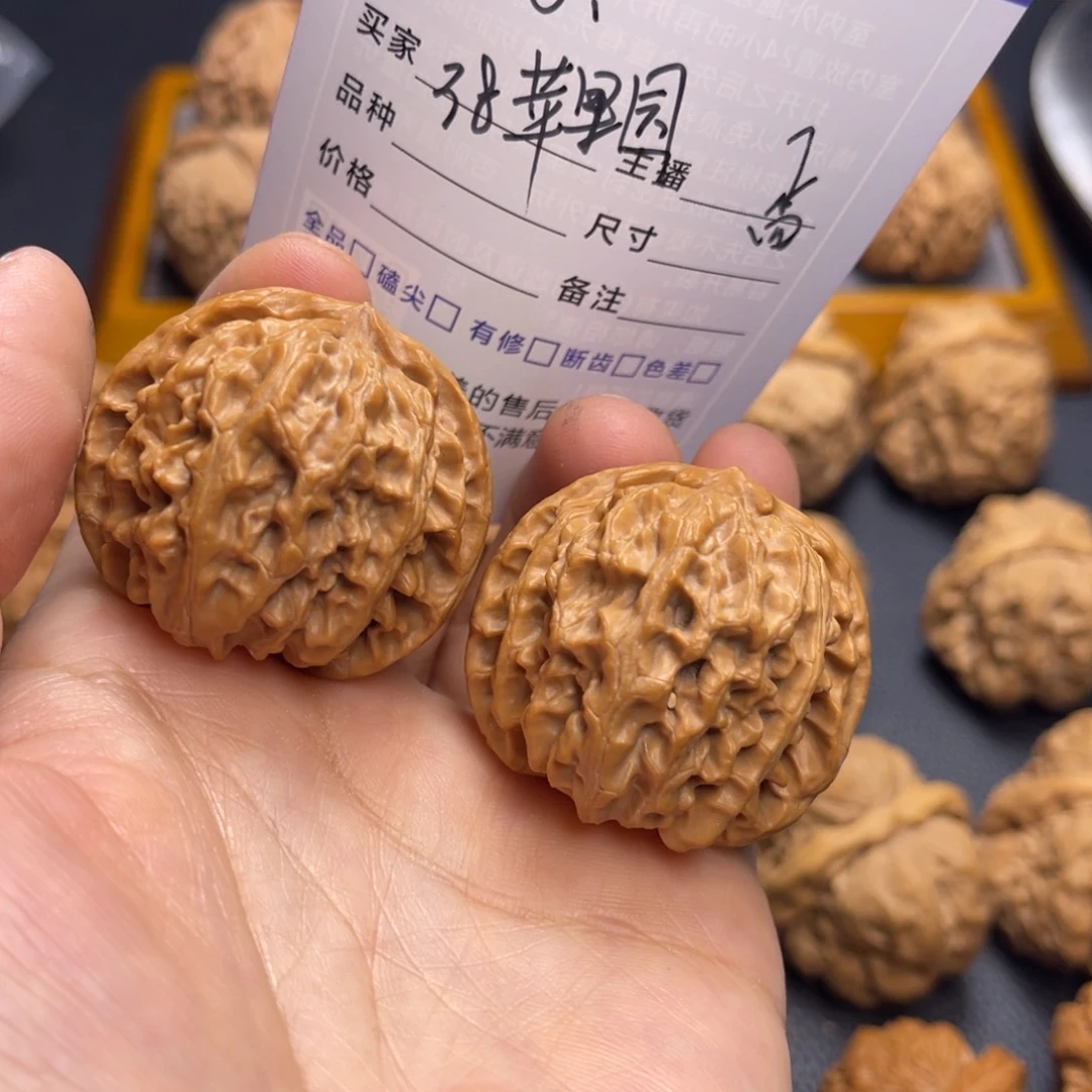 桃核把件38苹果圆。 孟