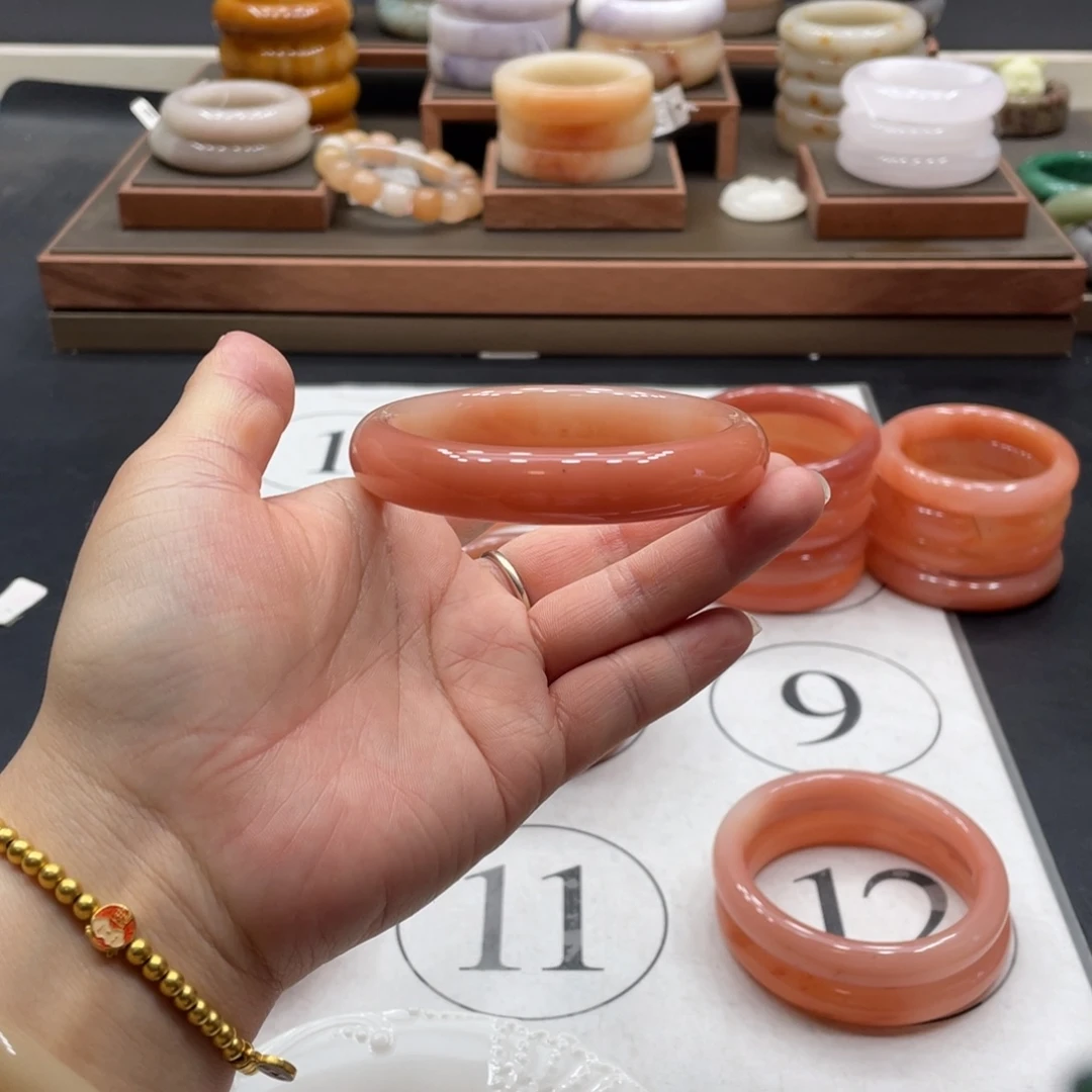 有***猫石英质玉手镯未镶嵌
