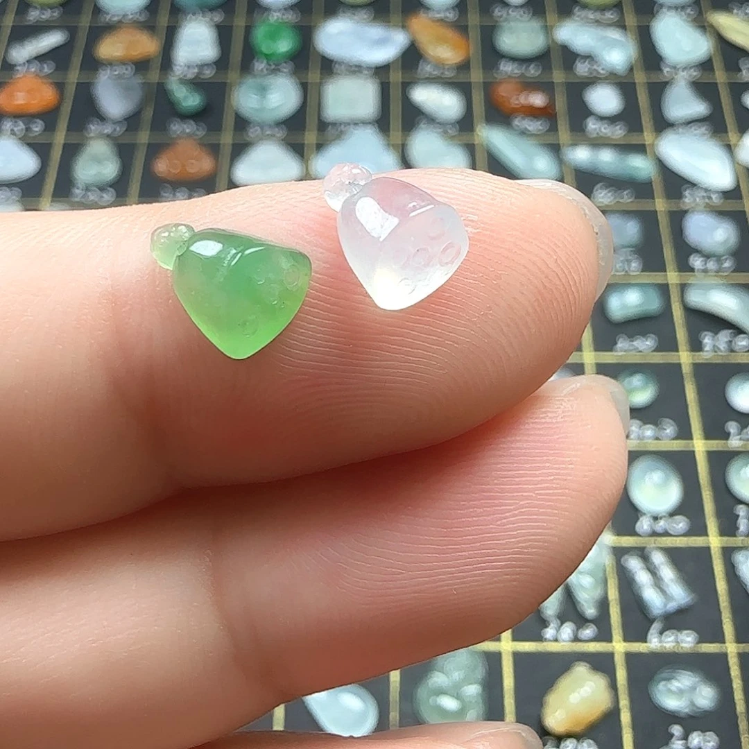 Y***s定制翡翠未镶嵌翡翠