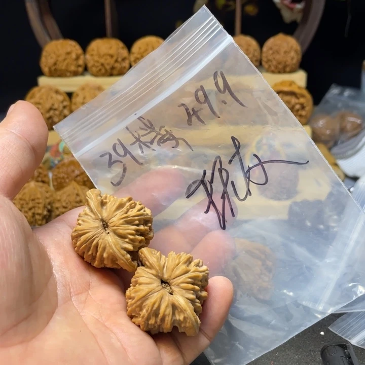 玩***行把件文玩核桃四座楼