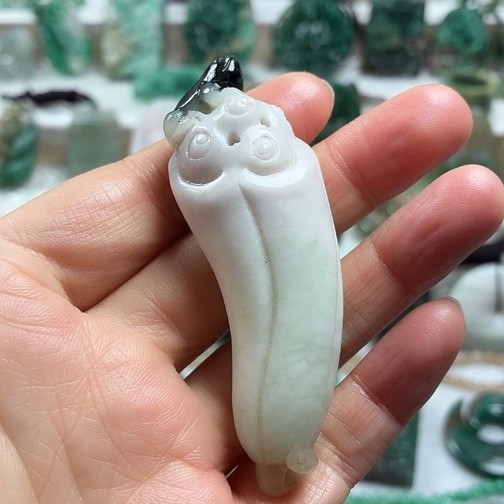 独山玉未镶嵌吊坠