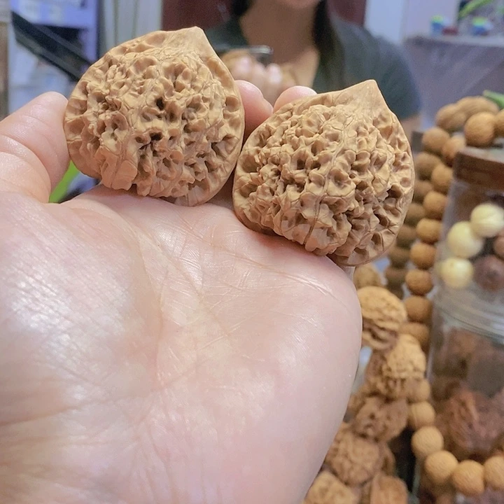 【闪购商品】文玩核桃把件45/46麒麟纹官帽