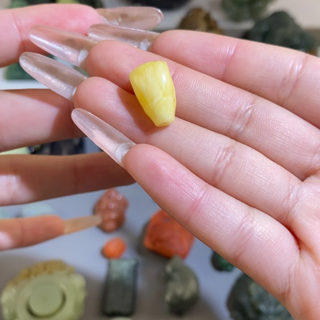 琥珀颈饰未镶嵌三通
