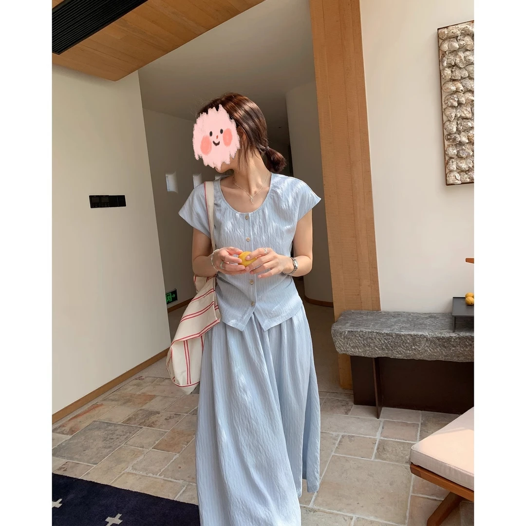 2025年法式气质暗纹肌理连肩袖圆领衬衣+a字半裙女小个子套装女