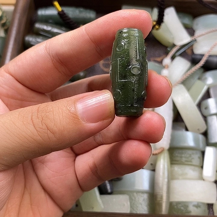未镶嵌和田玉挂件