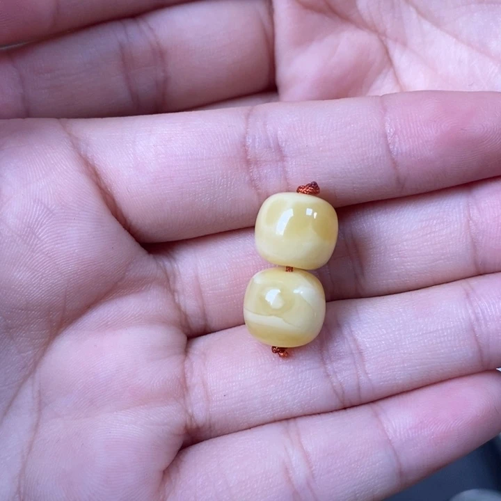 未镶嵌琥珀裸石对珠