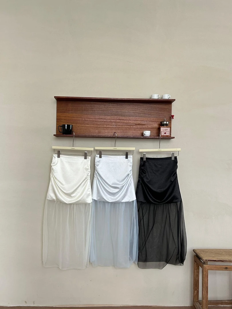 【赵小小yiamo】26757 高腰名媛显瘦纯色流光拼接设计显瘦半身裙