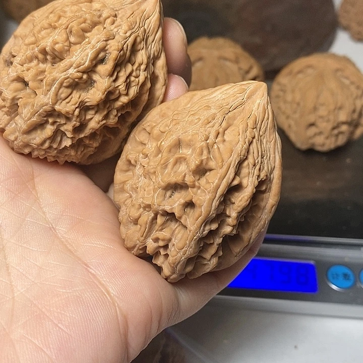 文玩核桃吊坠大咕石