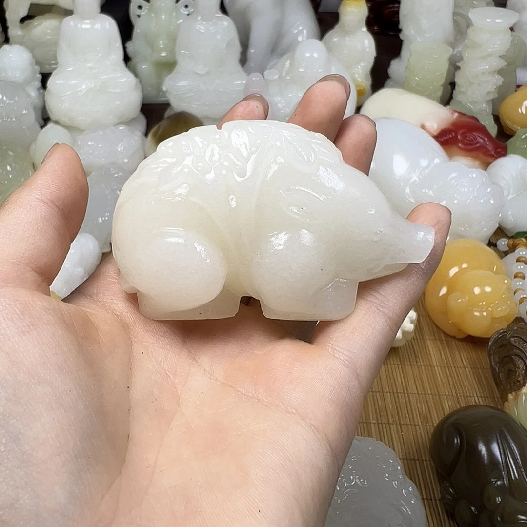 石材纯白色手把野猪