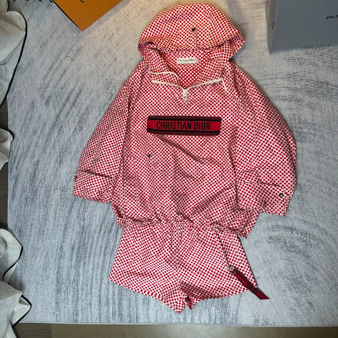 99新 DIOR/迪奥 /葡萄籽奢潮/红色波点冲锋衣套装/XS码