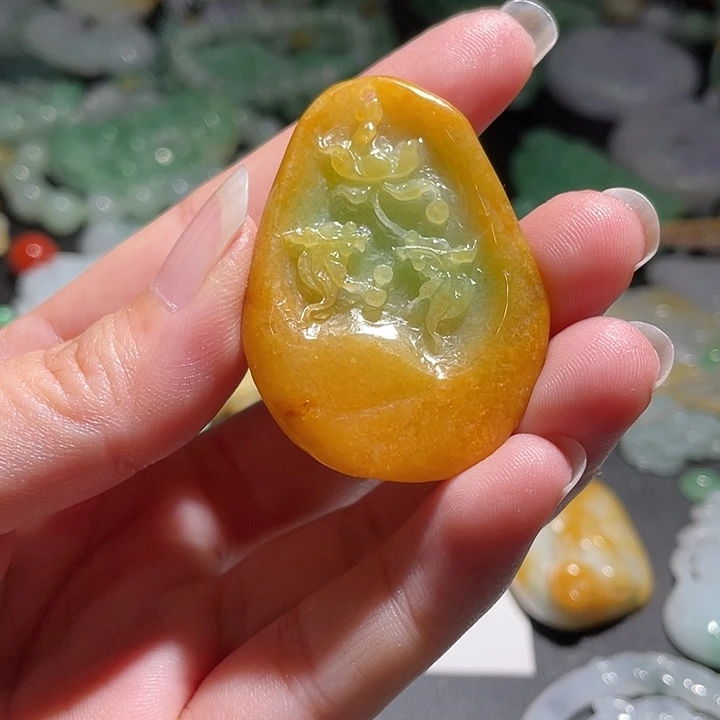 未镶嵌挂件翡翠三**卡天